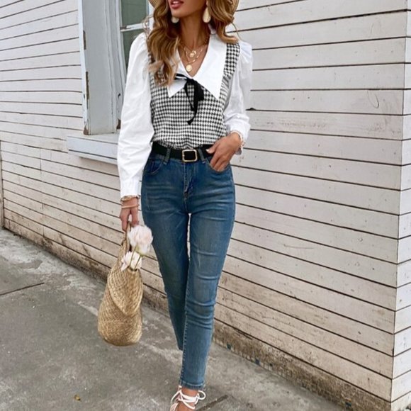 CHIC DOLLZ Houndstooth Print Blouse - Picture 4 of 7